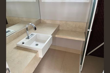 Apartamento à venda com 387m², 5 quartos e 4 vagasBanheiro 2