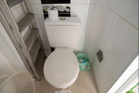 Apartamento à venda com 124m², 2 quartos e sem vaga Apartamento à venda com 124m², 2 quartos e sem vagaBanheiro de Serviço