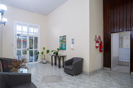 Apartamento à venda com 124m², 2 quartos e sem vaga Apartamento à venda com 124m², 2 quartos e sem vagaÁrea comum - Hall Social