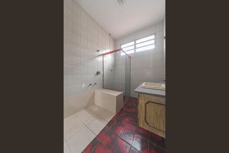 Casa à venda com 175m², 3 quartos e 4 vagasBanheiro da Suíte