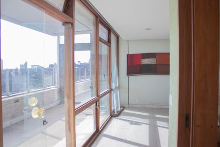 Apartamento à venda com 372m², 5 quartos e 2 vagas Apartamento à venda com 372m², 5 quartos e 2 vagasSala 2