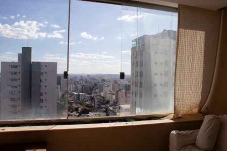 Apartamento à venda com 372m², 5 quartos e 2 vagas Apartamento à venda com 372m², 5 quartos e 2 vagasVaranda