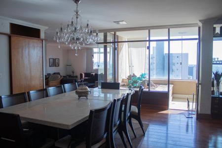 Apartamento à venda com 372m², 5 quartos e 2 vagas Apartamento à venda com 372m², 5 quartos e 2 vagasSala1