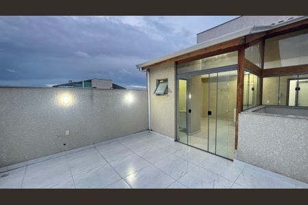 Apartamento à venda com 112m², 2 quartos e 1 vaga Apartamento à venda com 112m², 2 quartos e 1 vagaCobertura