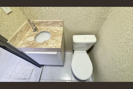 Apartamento à venda com 112m², 2 quartos e 1 vaga Apartamento à venda com 112m², 2 quartos e 1 vagaCobertura - Banheiro