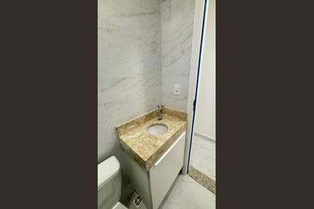 Apartamento à venda com 109m², 2 quartos e 1 vaga Apartamento à venda com 109m², 2 quartos e 1 vagaBanheiro