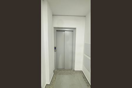 Apartamento à venda com 109m², 2 quartos e 1 vaga Apartamento à venda com 109m², 2 quartos e 1 vagaElevador