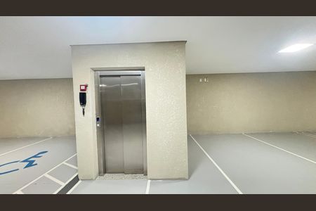 Apartamento à venda com 109m², 2 quartos e 1 vaga Apartamento à venda com 109m², 2 quartos e 1 vagaGaragem - Elevador