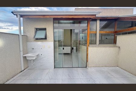 Apartamento à venda com 109m², 2 quartos e 1 vaga Apartamento à venda com 109m², 2 quartos e 1 vagaCobertura