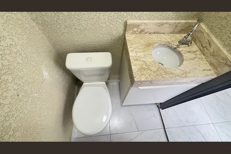 Apartamento à venda com 109m², 2 quartos e 1 vaga Apartamento à venda com 109m², 2 quartos e 1 vagaBanheiro 2