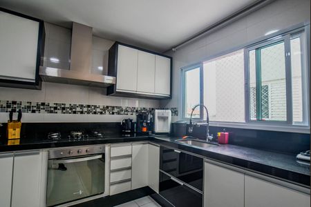 Apartamento à venda com 160m², 2 quartos e 2 vagasCozinha
