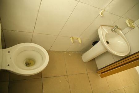 Casa à venda com 100m², 7 quartos e 1 vagaCasa 1 - Banheiro