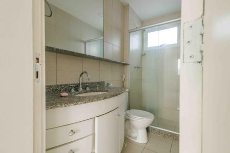 Apartamento à venda com 79m², 3 quartos e 2 vagas Apartamento à venda com 79m², 3 quartos e 2 vagasBanheiro da Suíte