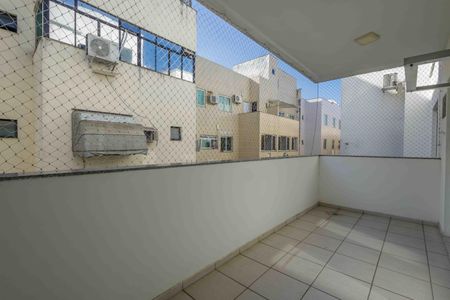 Apartamento à venda com 79m², 3 quartos e 2 vagas Apartamento à venda com 79m², 3 quartos e 2 vagasVaranda