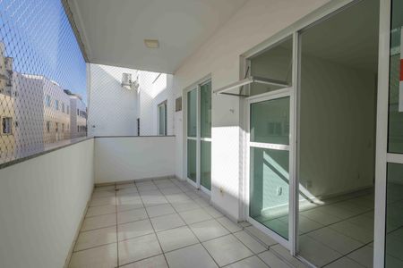 Apartamento à venda com 79m², 3 quartos e 2 vagas Apartamento à venda com 79m², 3 quartos e 2 vagasVaranda