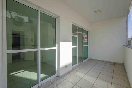 Apartamento à venda com 79m², 3 quartos e 2 vagas Apartamento à venda com 79m², 3 quartos e 2 vagasVaranda