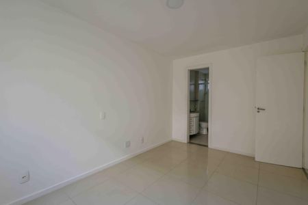 Apartamento à venda com 79m², 3 quartos e 2 vagas Apartamento à venda com 79m², 3 quartos e 2 vagasSuíte