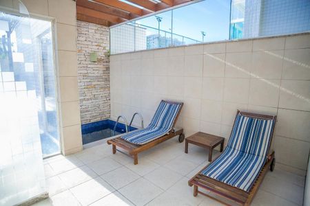 Apartamento para alugar com 146m², 3 quartos e 2 vagas Apartamento para alugar com 146m², 3 quartos e 2 vagasÁrea comum - Piscina