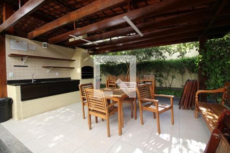 Apartamento para alugar com 146m², 3 quartos e 2 vagas Apartamento para alugar com 146m², 3 quartos e 2 vagasÁrea comum - Churrasqueira