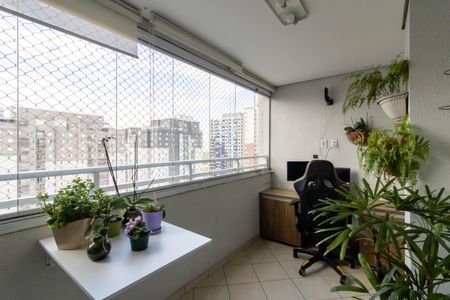 Apartamento à venda com 96m², 3 quartos e 2 vagas Apartamento à venda com 96m², 3 quartos e 2 vagasVaranda