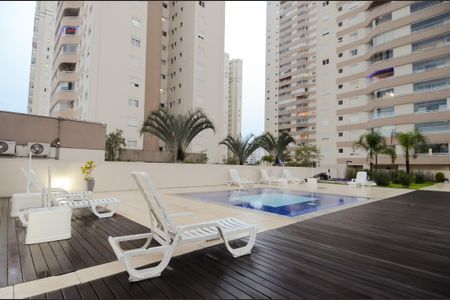 Apartamento para alugar com 115m², 3 quartos e 3 vagas Apartamento para alugar com 115m², 3 quartos e 3 vagasÁrea comum - Piscina