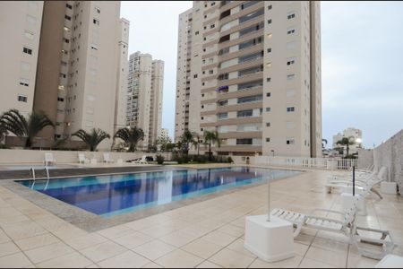 Apartamento para alugar com 115m², 3 quartos e 3 vagas Apartamento para alugar com 115m², 3 quartos e 3 vagasÁrea comum - Piscina