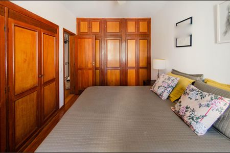 Apartamento à venda com 180m², 5 quartos e 2 vagas Apartamento à venda com 180m², 5 quartos e 2 vagasSuíte