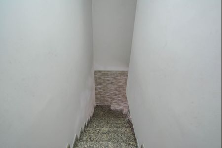 Casa à venda com 156m², 3 quartos e 5 vagas Casa à venda com 156m², 3 quartos e 5 vagasEscada