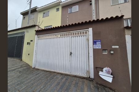Casa à venda com 156m², 3 quartos e 5 vagas Casa à venda com 156m², 3 quartos e 5 vagasFachada