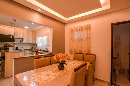 Casa à venda com 156m², 3 quartos e 5 vagas Casa à venda com 156m², 3 quartos e 5 vagasCopa