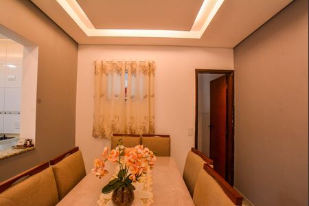 Casa à venda com 156m², 3 quartos e 5 vagas Casa à venda com 156m², 3 quartos e 5 vagasCopa