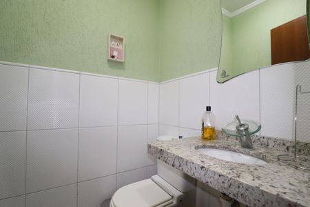 Casa à venda com 169m², 3 quartos e 5 vagasBanheiro 