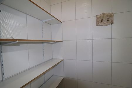 Casa à venda com 169m², 3 quartos e 5 vagasDespensa