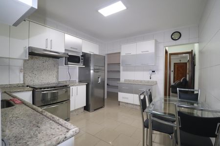 Casa à venda com 169m², 3 quartos e 5 vagasCozinha