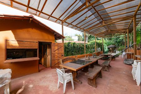 Casa à venda com 2000m², 4 quartos e 4 vagasÁrea Externa