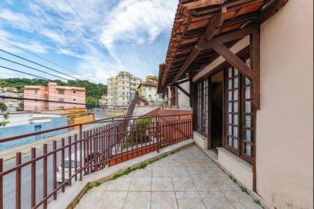 Casa à venda com 2000m², 4 quartos e 4 vagasVaranda da Sala 