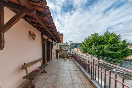 Casa à venda com 2000m², 4 quartos e 4 vagasVaranda da Sala 