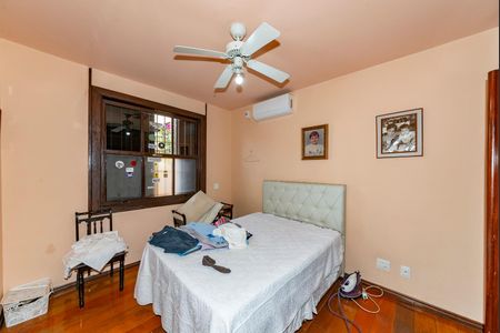 Casa à venda com 2000m², 4 quartos e 4 vagasSuíte 2