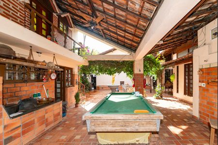 Casa à venda com 2000m², 4 quartos e 4 vagasÁrea Externa