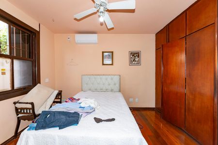 Casa à venda com 2000m², 4 quartos e 4 vagasSuíte 2