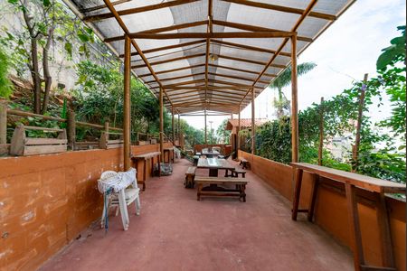 Casa à venda com 2000m², 4 quartos e 4 vagasÁrea Externa