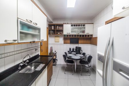 Apartamento à venda com 139m², 3 quartos e 2 vagas Apartamento à venda com 139m², 3 quartos e 2 vagasCozinha