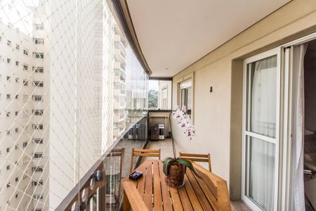 Apartamento à venda com 139m², 3 quartos e 2 vagas Apartamento à venda com 139m², 3 quartos e 2 vagasVaranda