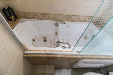 Apartamento à venda com 139m², 3 quartos e 2 vagas Apartamento à venda com 139m², 3 quartos e 2 vagasBanheiro da Suíte 1