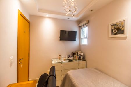 Apartamento à venda com 139m², 3 quartos e 2 vagas Apartamento à venda com 139m², 3 quartos e 2 vagasEscritório