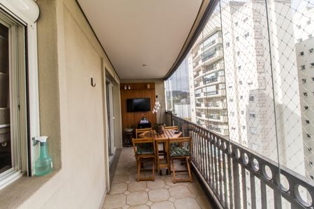 Apartamento à venda com 139m², 3 quartos e 2 vagas Apartamento à venda com 139m², 3 quartos e 2 vagasVaranda