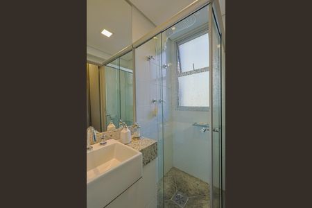 Apartamento à venda com 69m², 3 quartos e 2 vagas Apartamento à venda com 69m², 3 quartos e 2 vagasBanheiro da Suíte 2