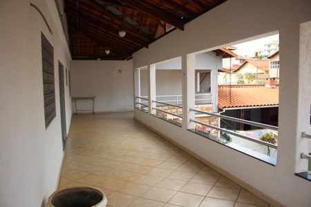 Casa à venda com 540m², 4 quartos e 8 vagasVaranda 2