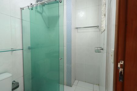 Casa à venda com 170m², 3 quartos e 4 vagasBanheiro da Suíte 1