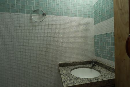 Casa à venda com 170m², 3 quartos e 4 vagasBanheiro de serviço